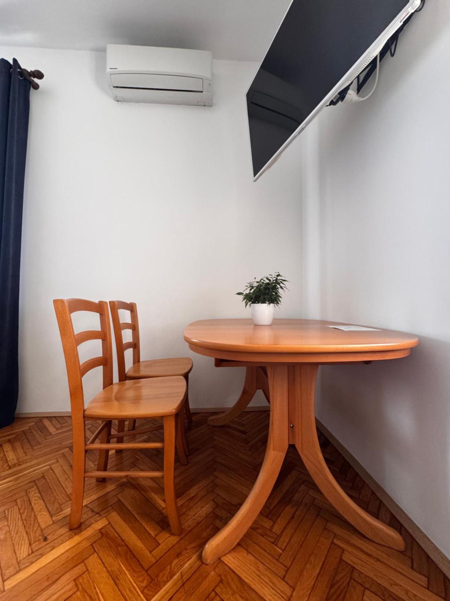 Bordon Wines, Estate With Accommodation Dekani Extérieur photo
